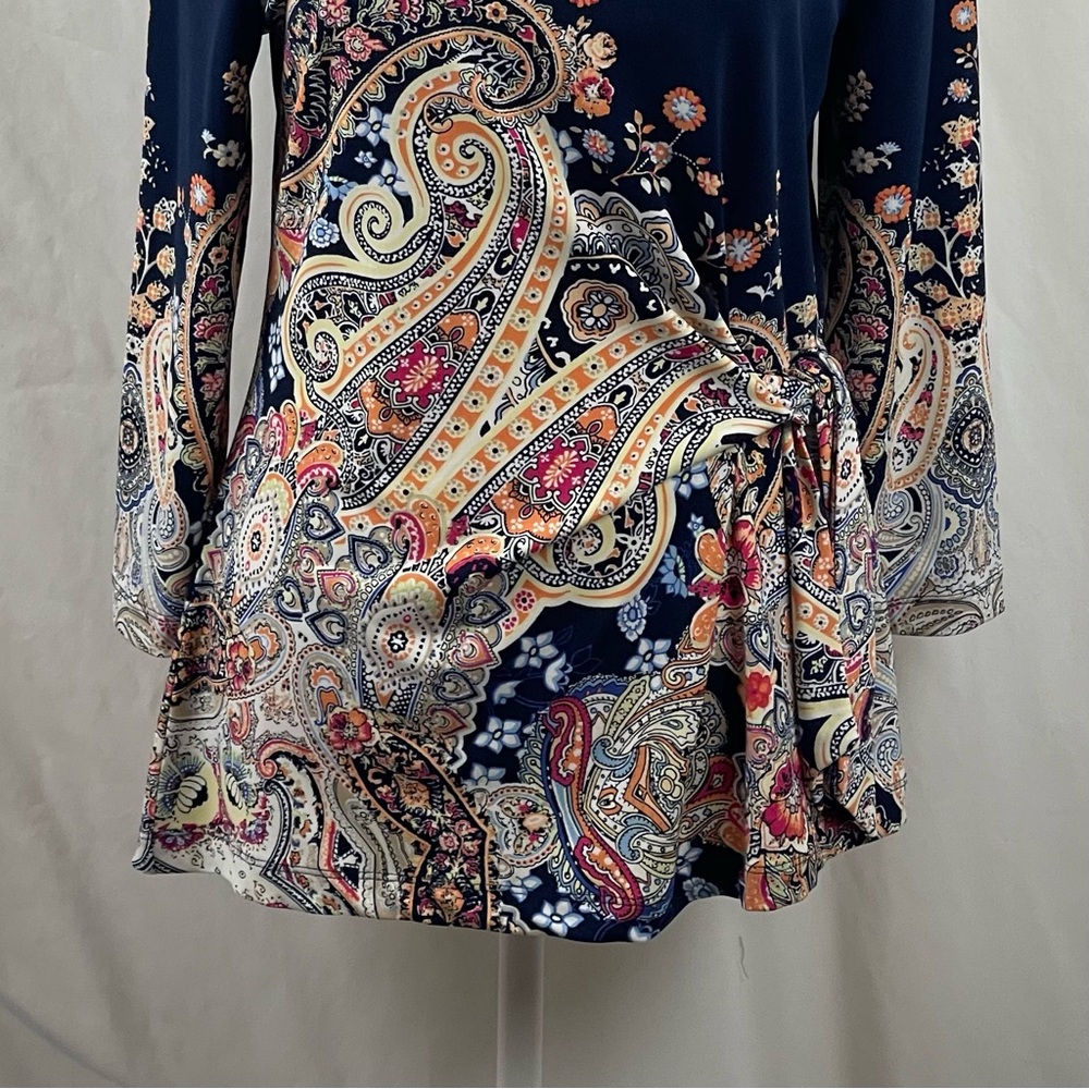 Chico’s Navy Pink White Floral Shirt NWOT Size 4 - Picture 4 of 13